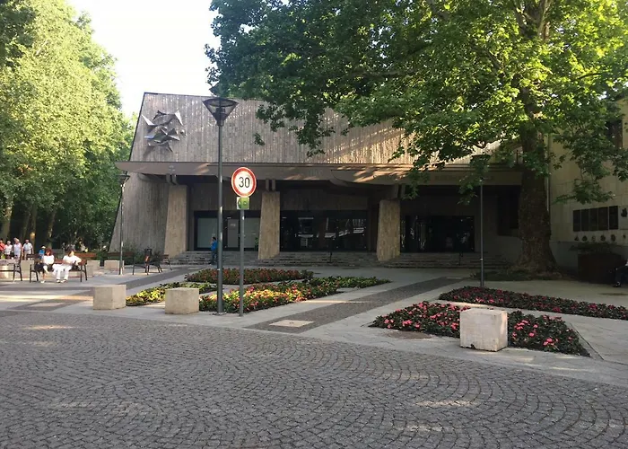 Aaa-apartments アパート